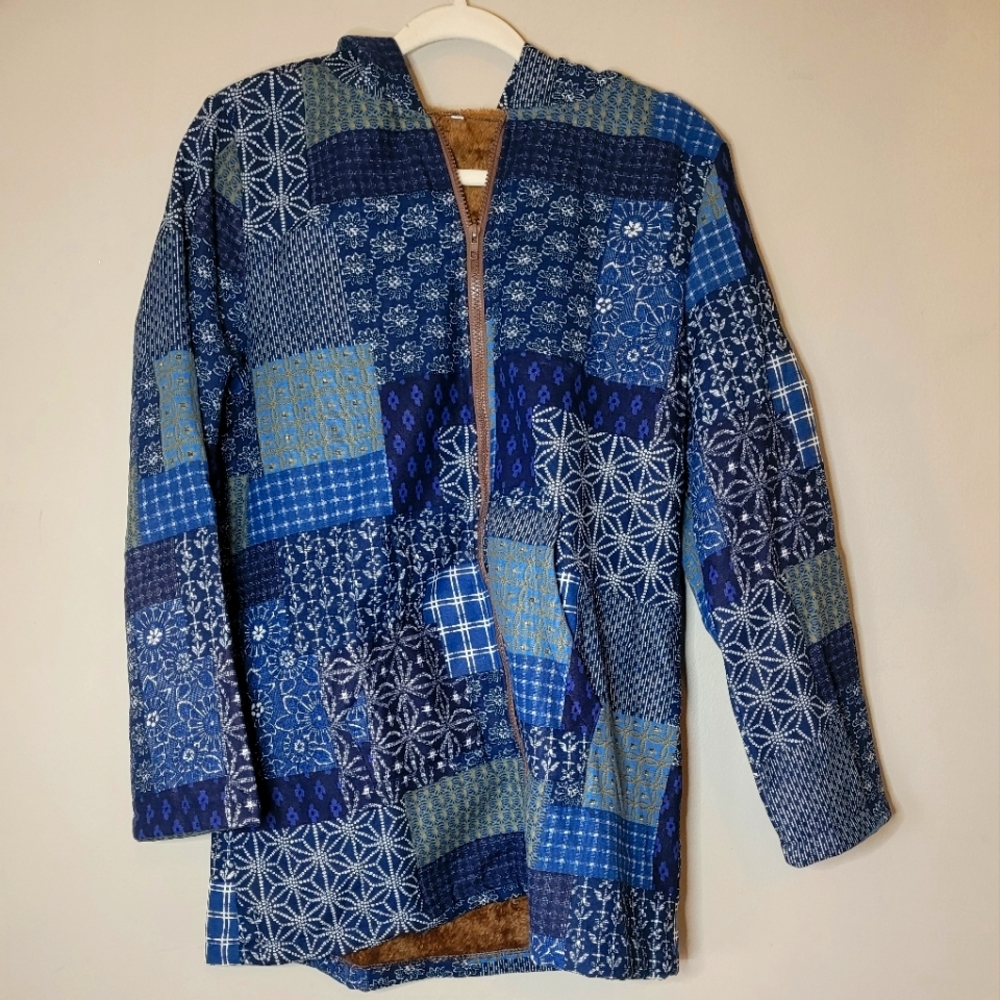 Woman's hooded coat